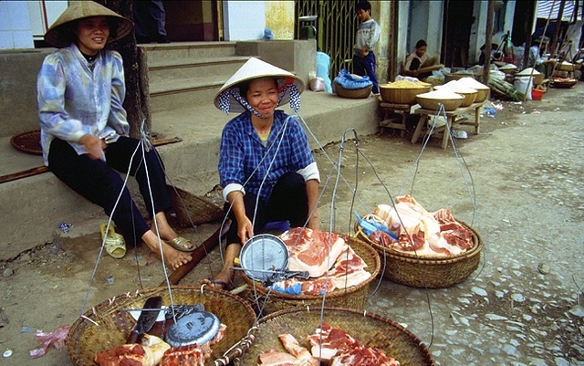 vietnam_meat_vendors